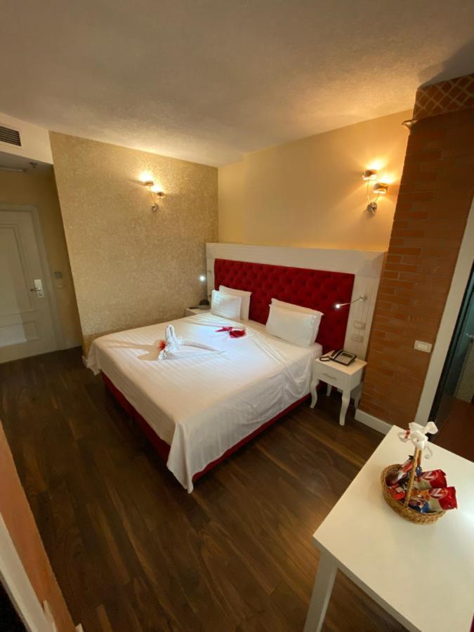 The Red Bricks Hotel Shkodra Kültér fotó